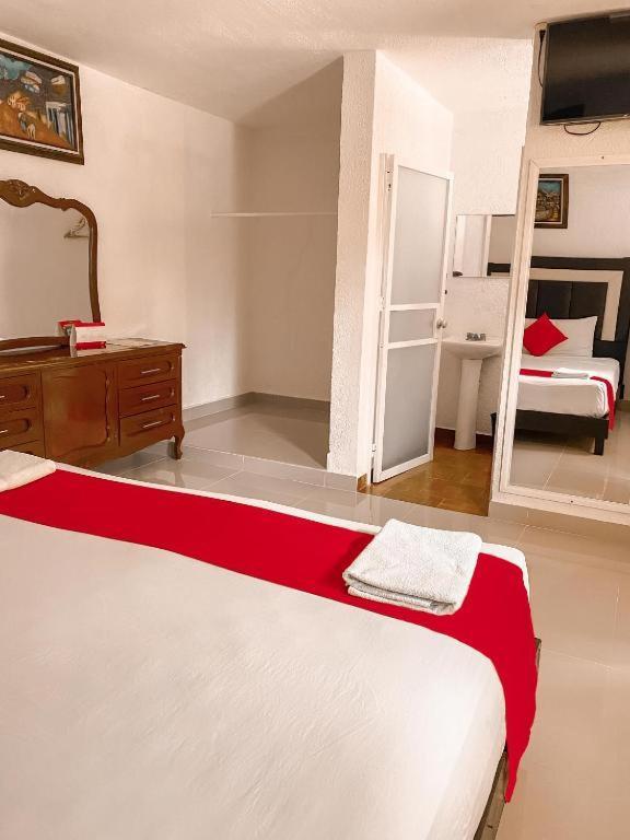 Hotel Hacienda Ixtlan 2*